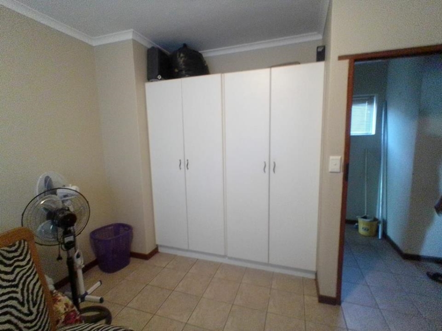 2 Bedroom Property for Sale in Sandbaai Western Cape